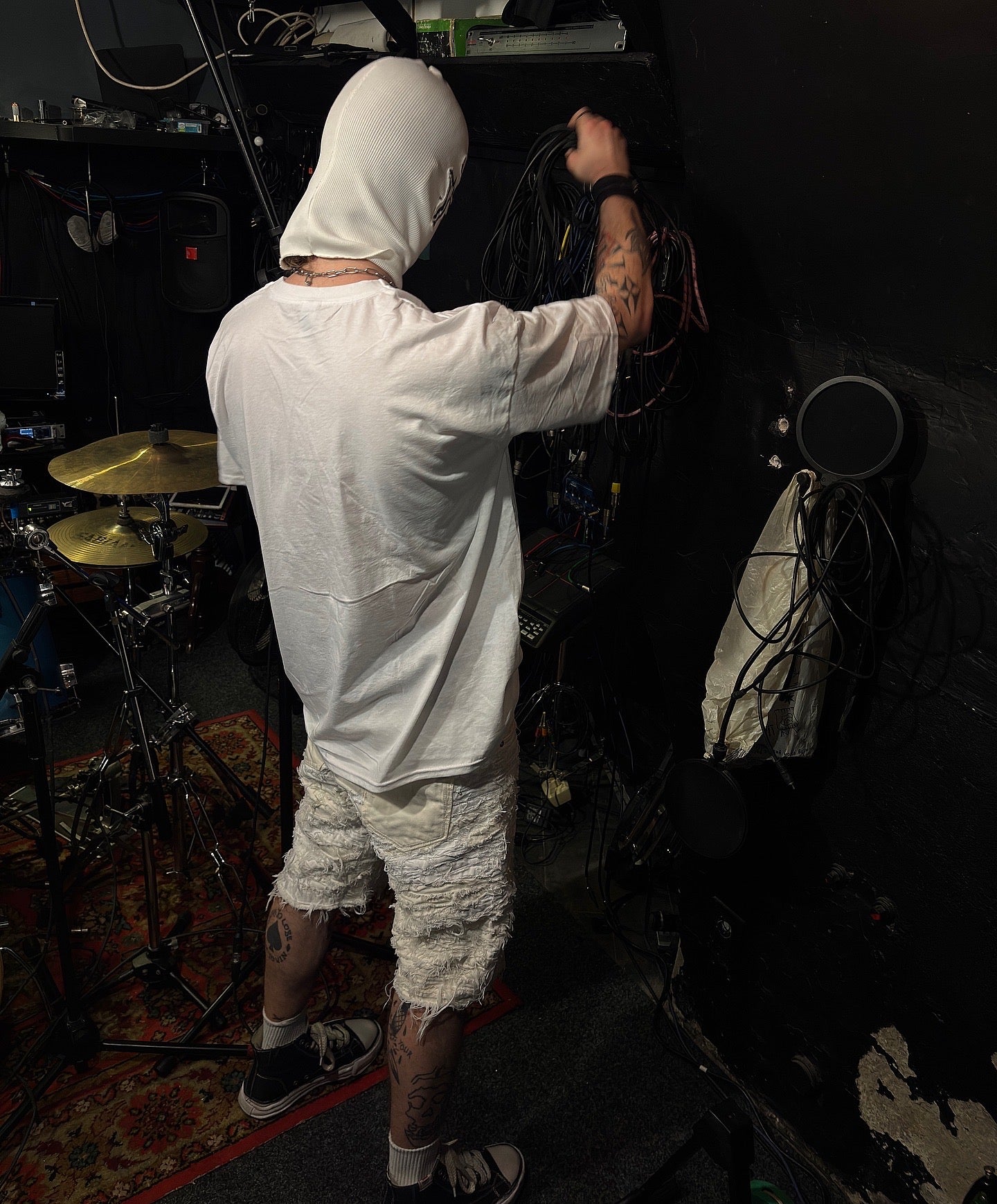 WHITE SHORTS