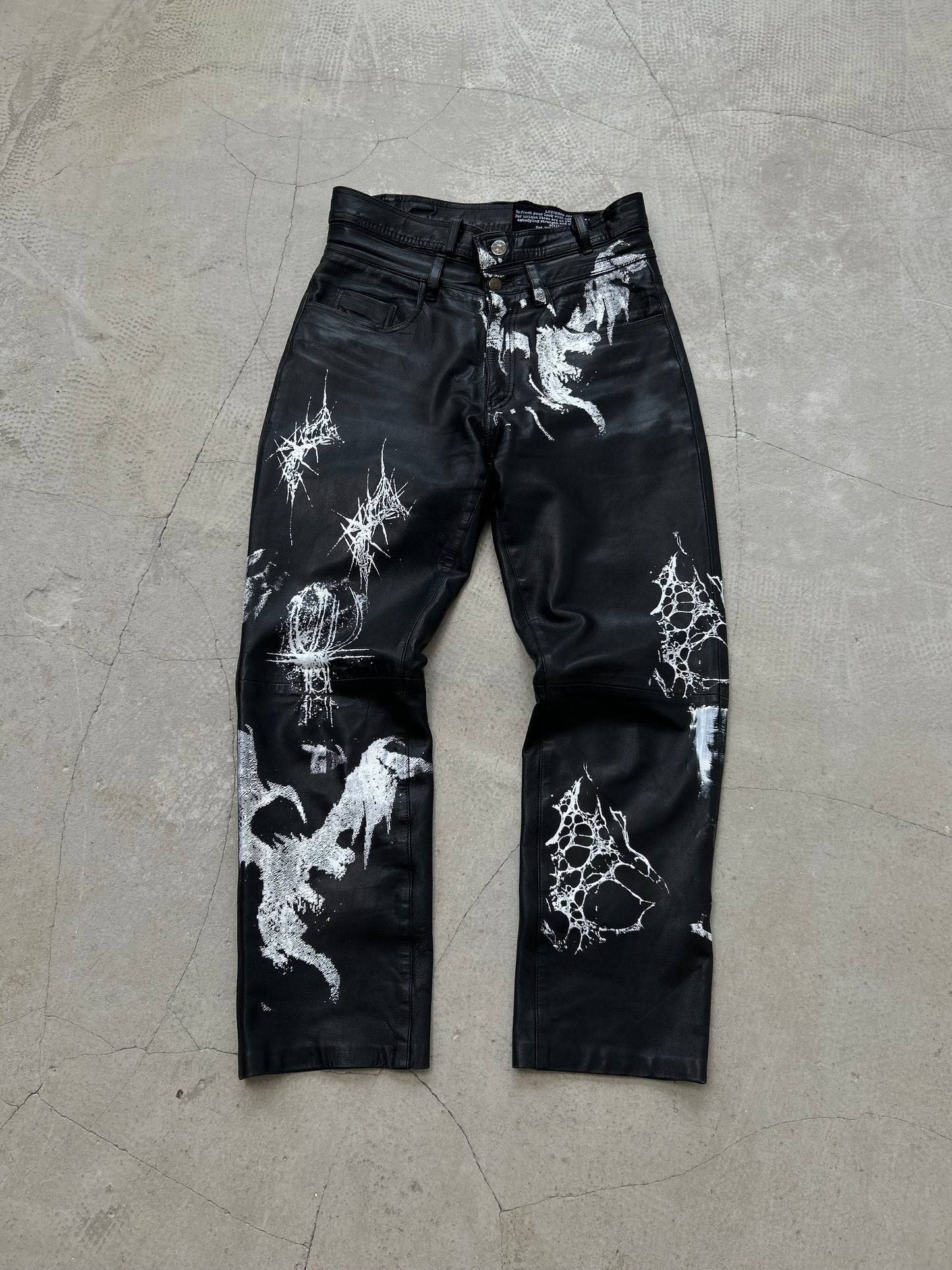 11LEATHER PANTS