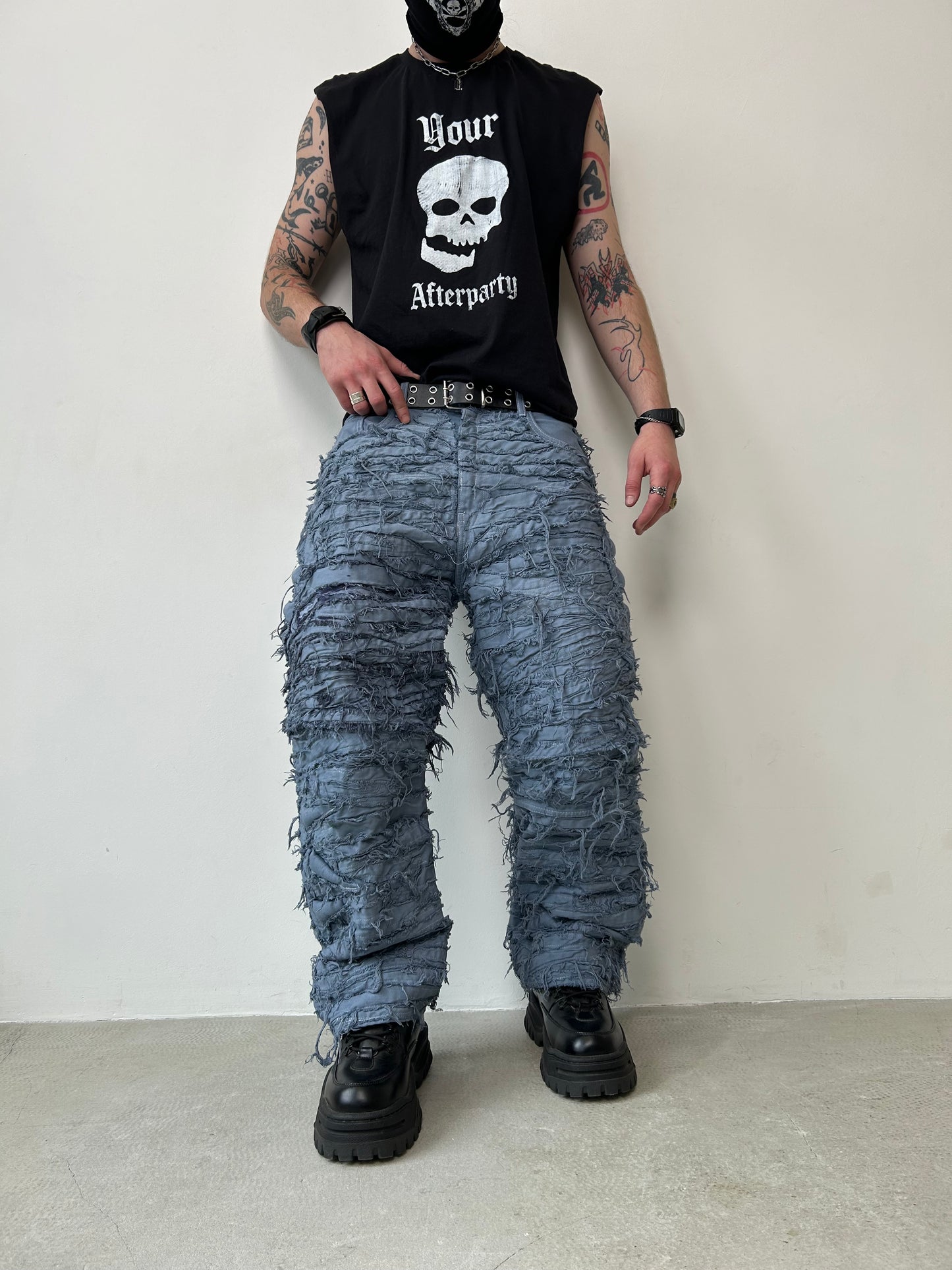 1TRANSFORMER BAGGY DENIM DISTRESSED PANTS
