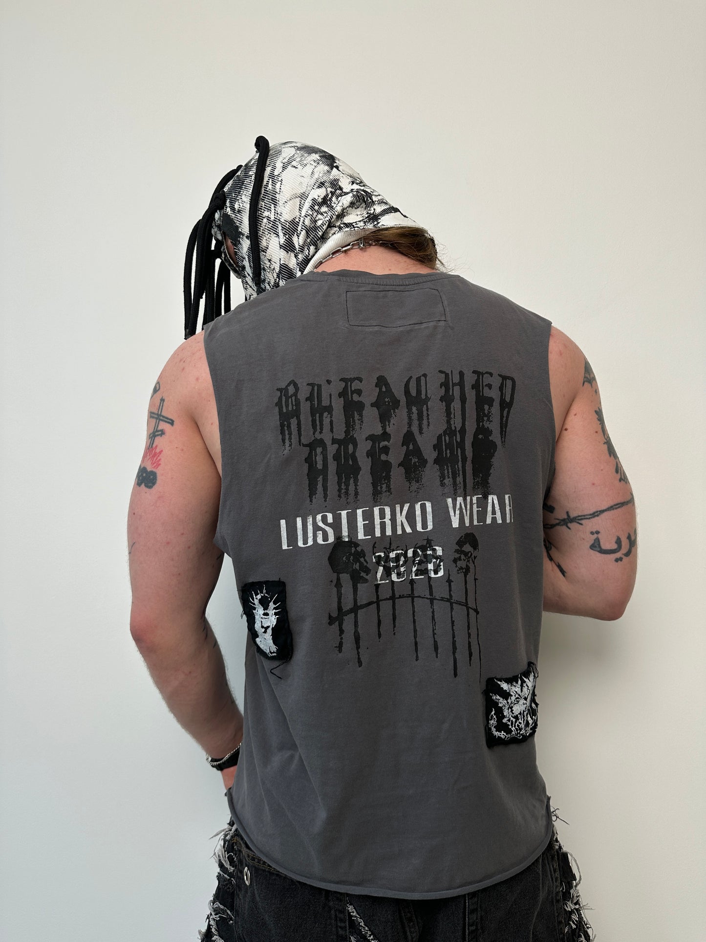 000/ THE "RECLAIMED ANARCHY" DISTRESSED TANK