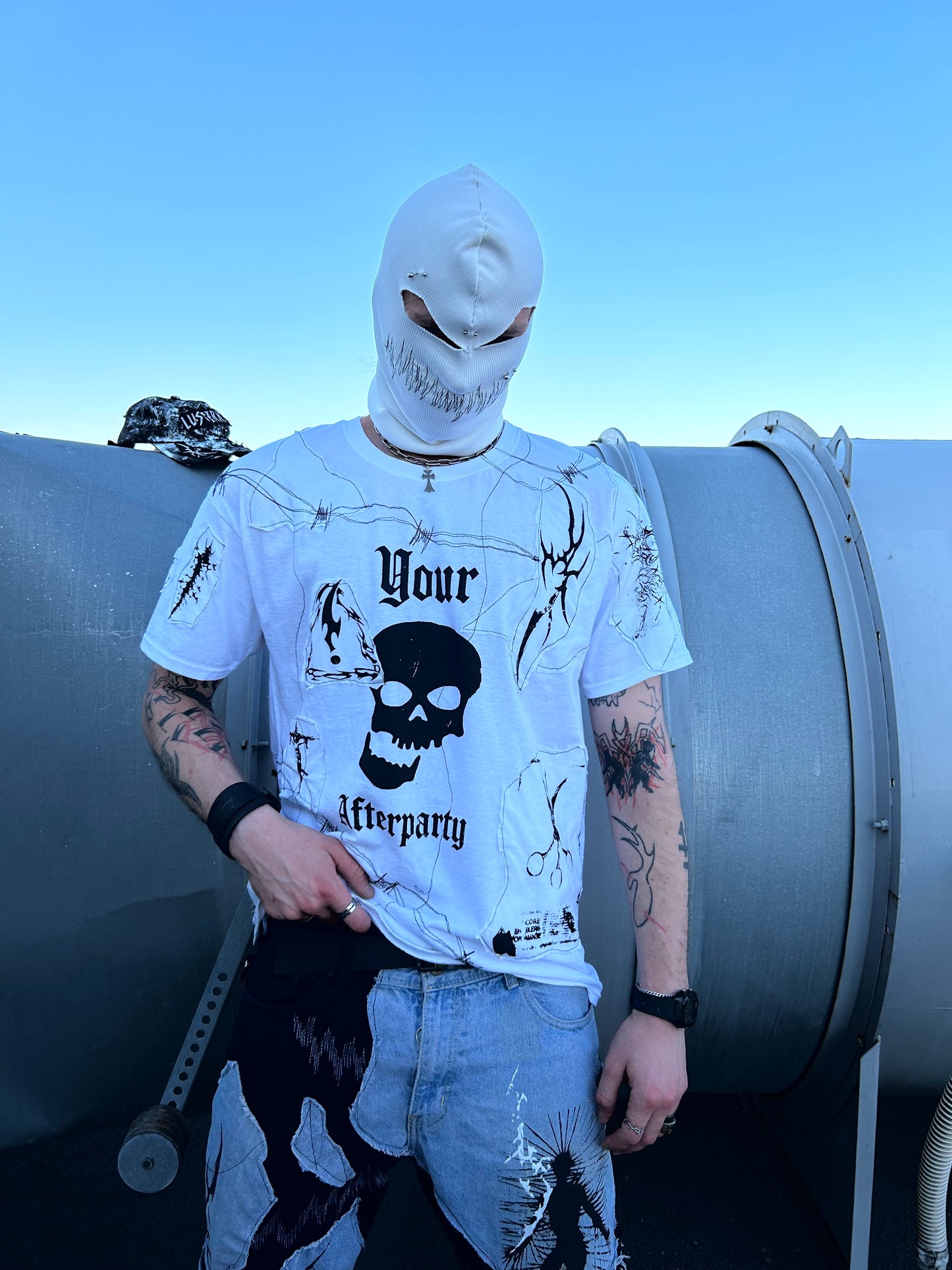 11BLACK/RED UPCYCLE T-SHIRT