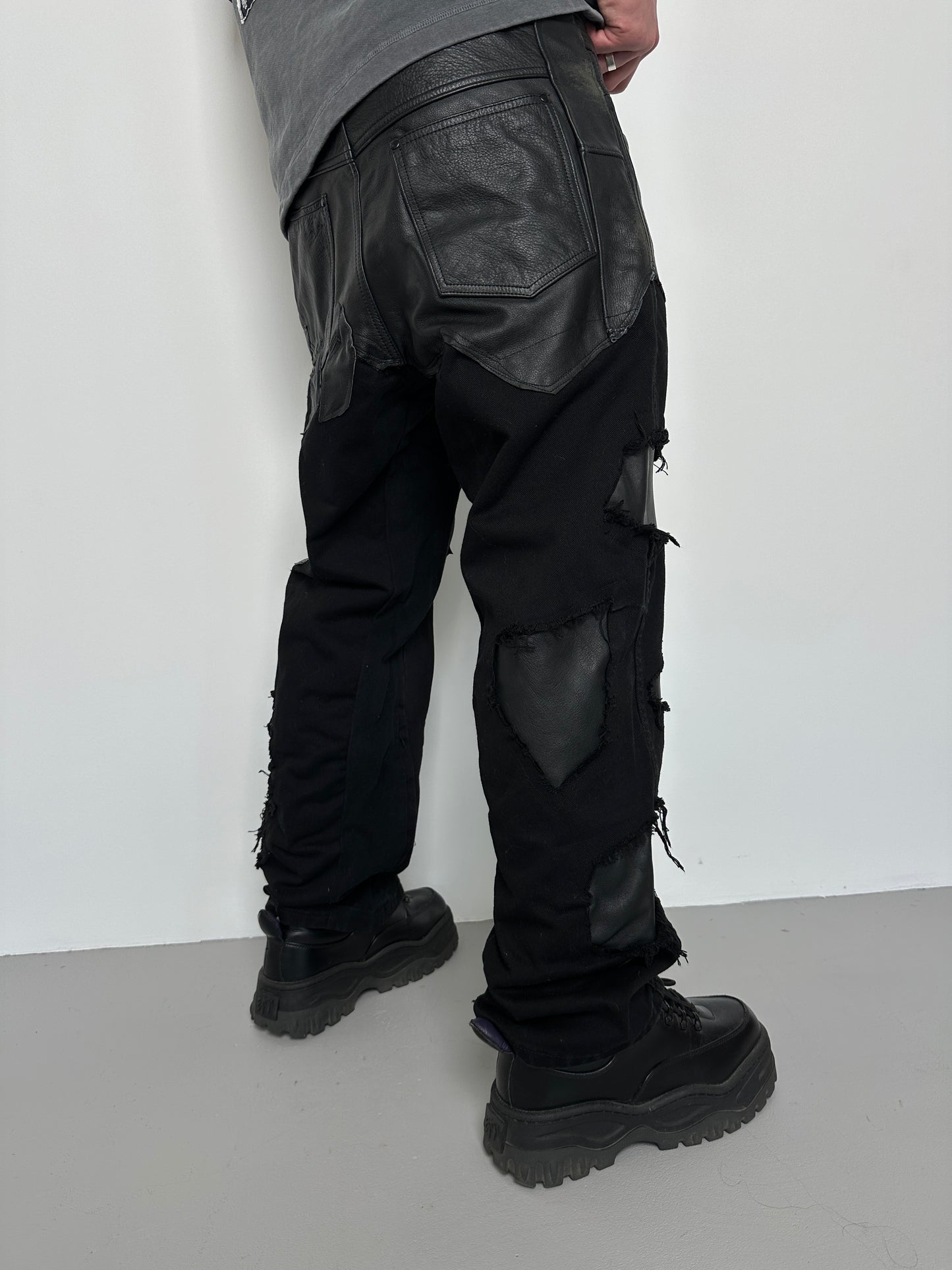0/LEATHER DENIM PANTS