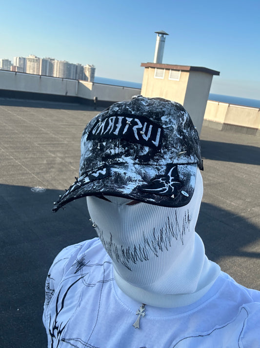 11PAINTED CAP