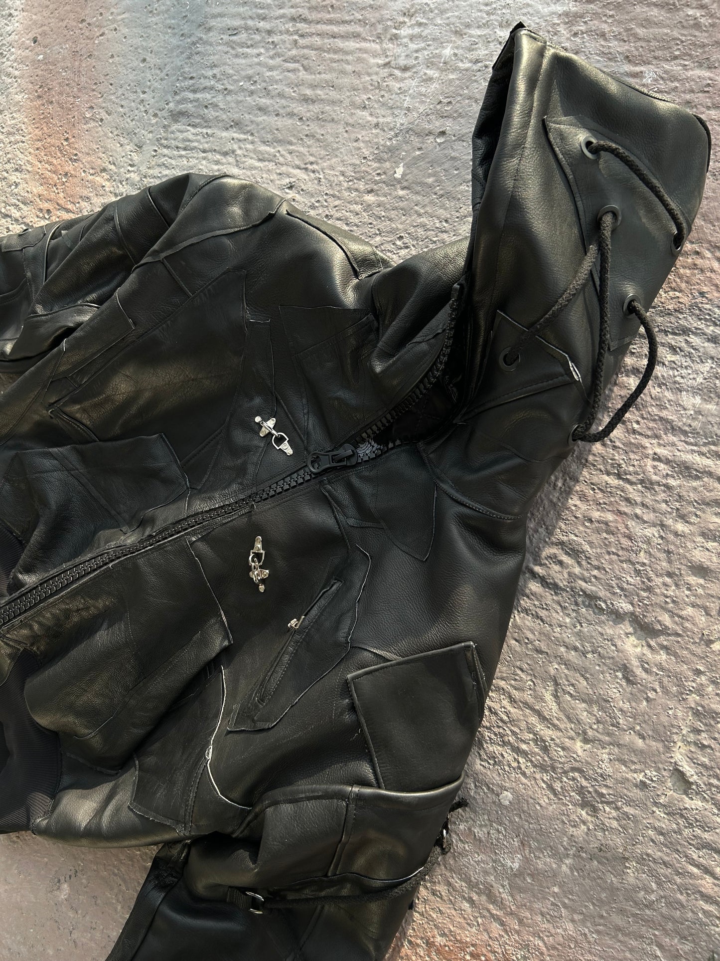 111HARD LEATHER DECONSTRUCTED BOMBER