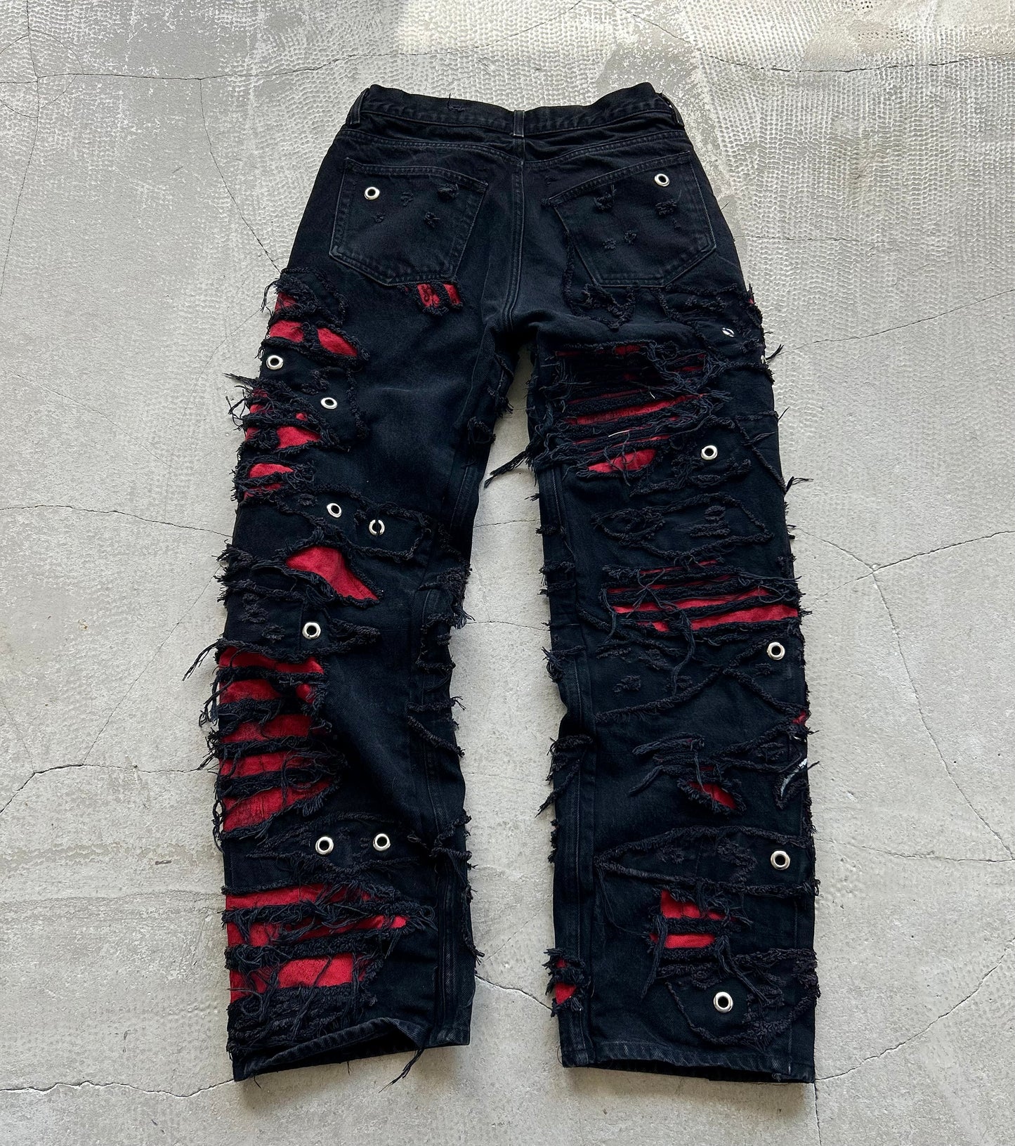 000/ CHAOS DISTRESSED PANTS