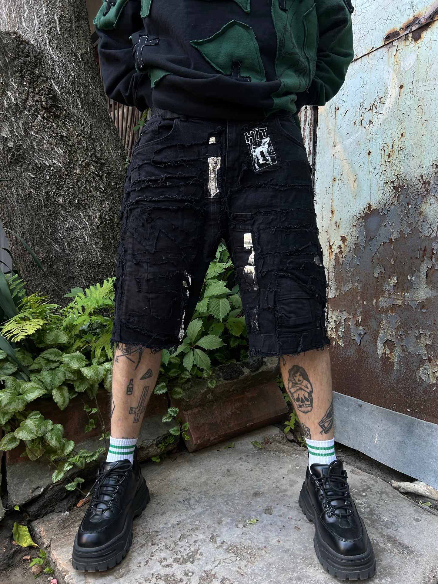 Cargo distressed baggy shorts