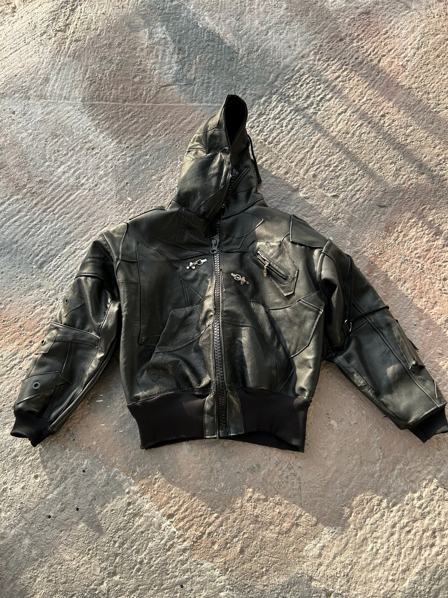111HARD LEATHER DECONSTRUCTED BOMBER