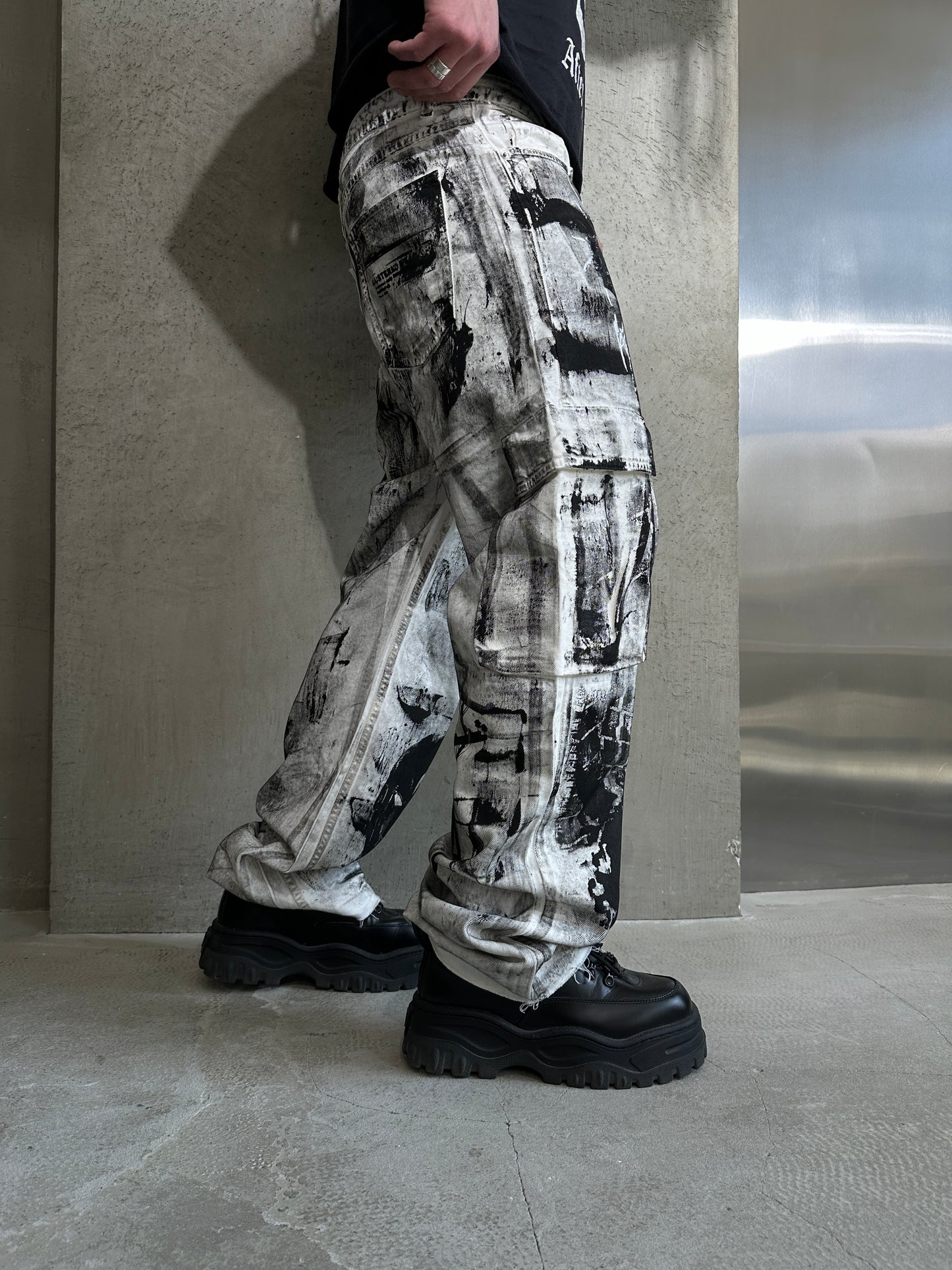 000/ PAINTED CARGO PANTS