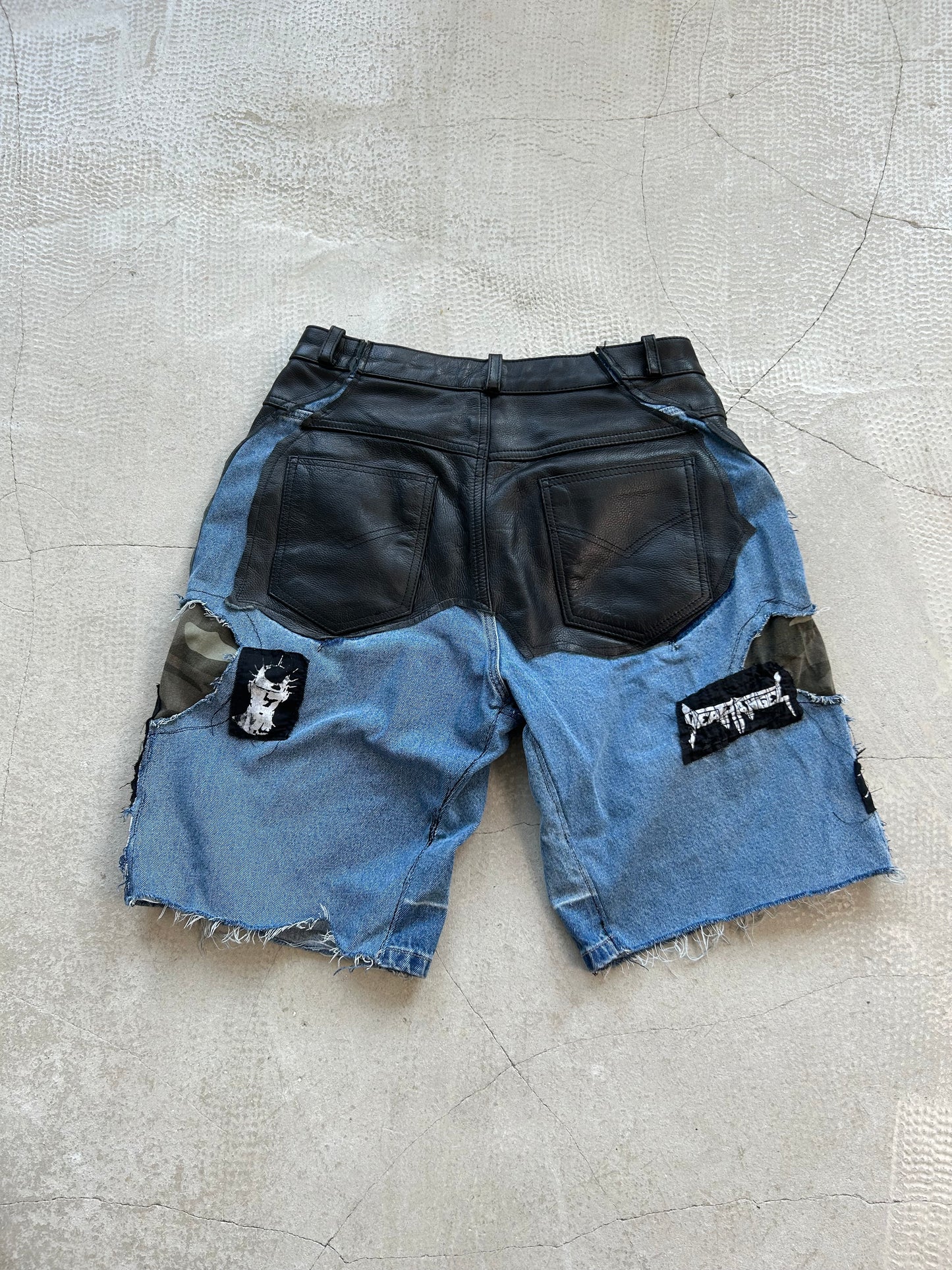 00/LEATHER DENIM SKULL SHORTS