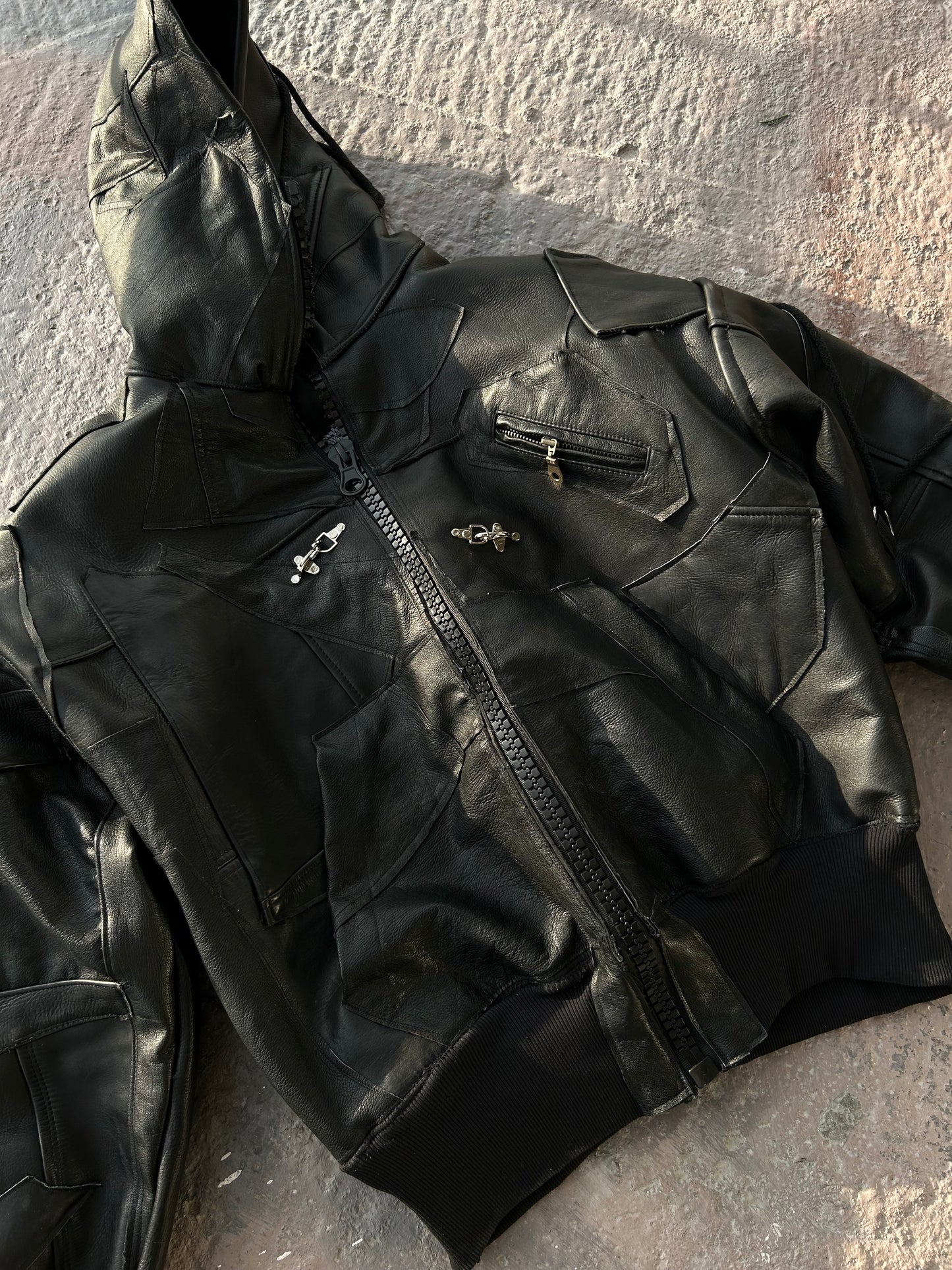 111HARD LEATHER DECONSTRUCTED BOMBER
