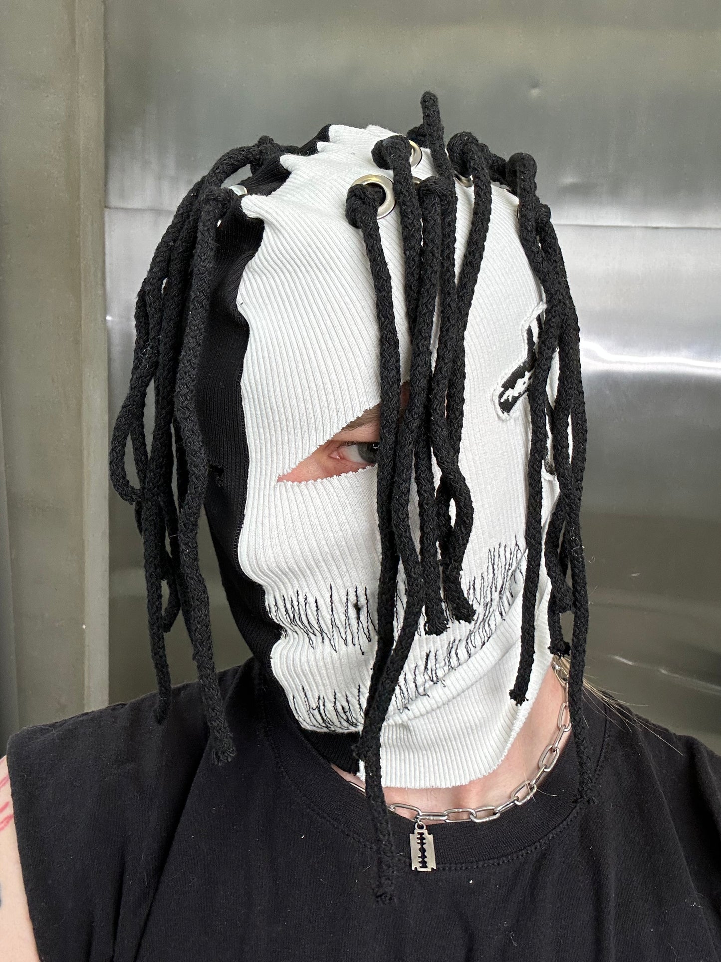 11BLACK/WHiTE SKIMASK