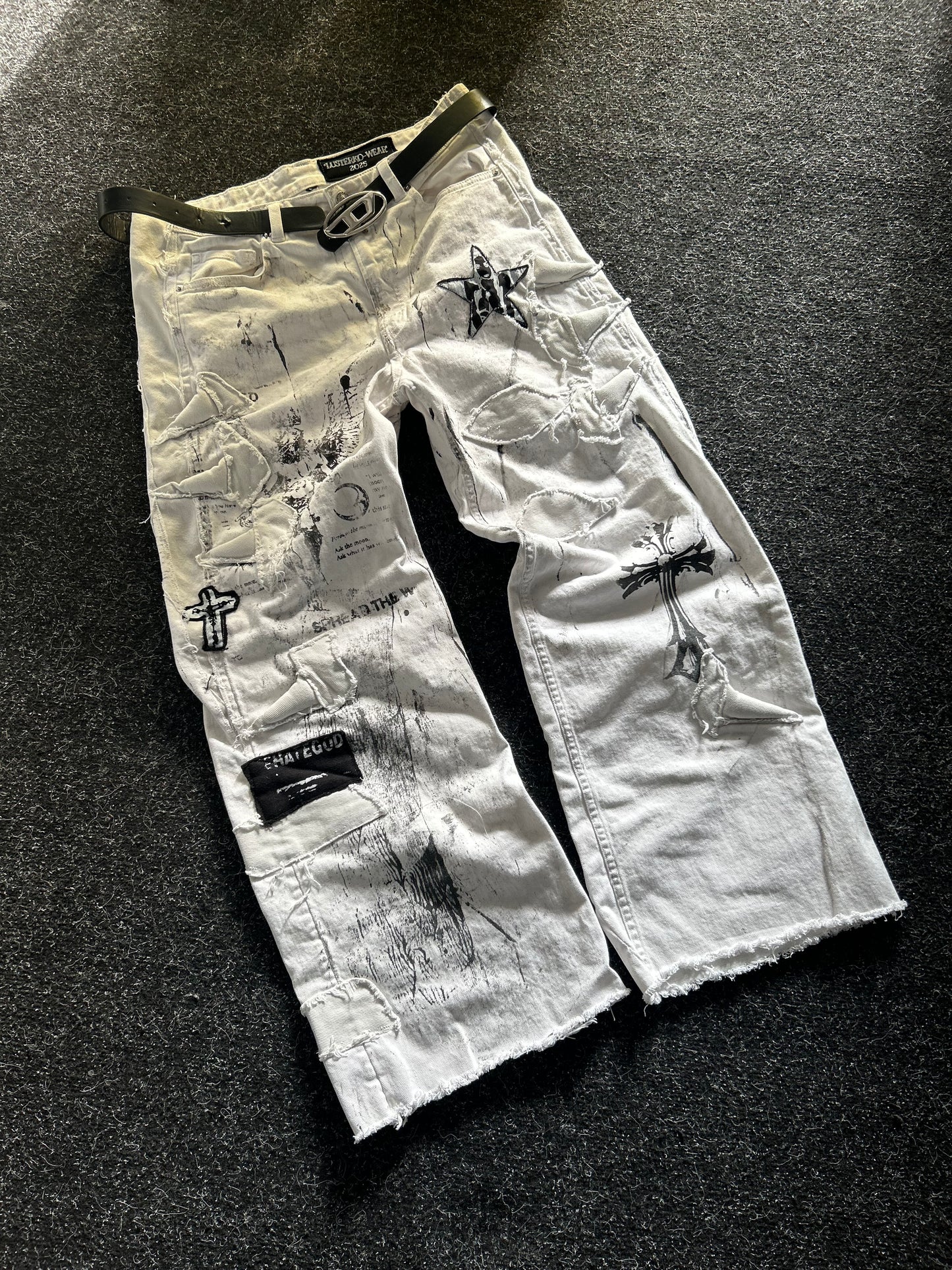 111WHITE PAINTED BAGGY PANTS