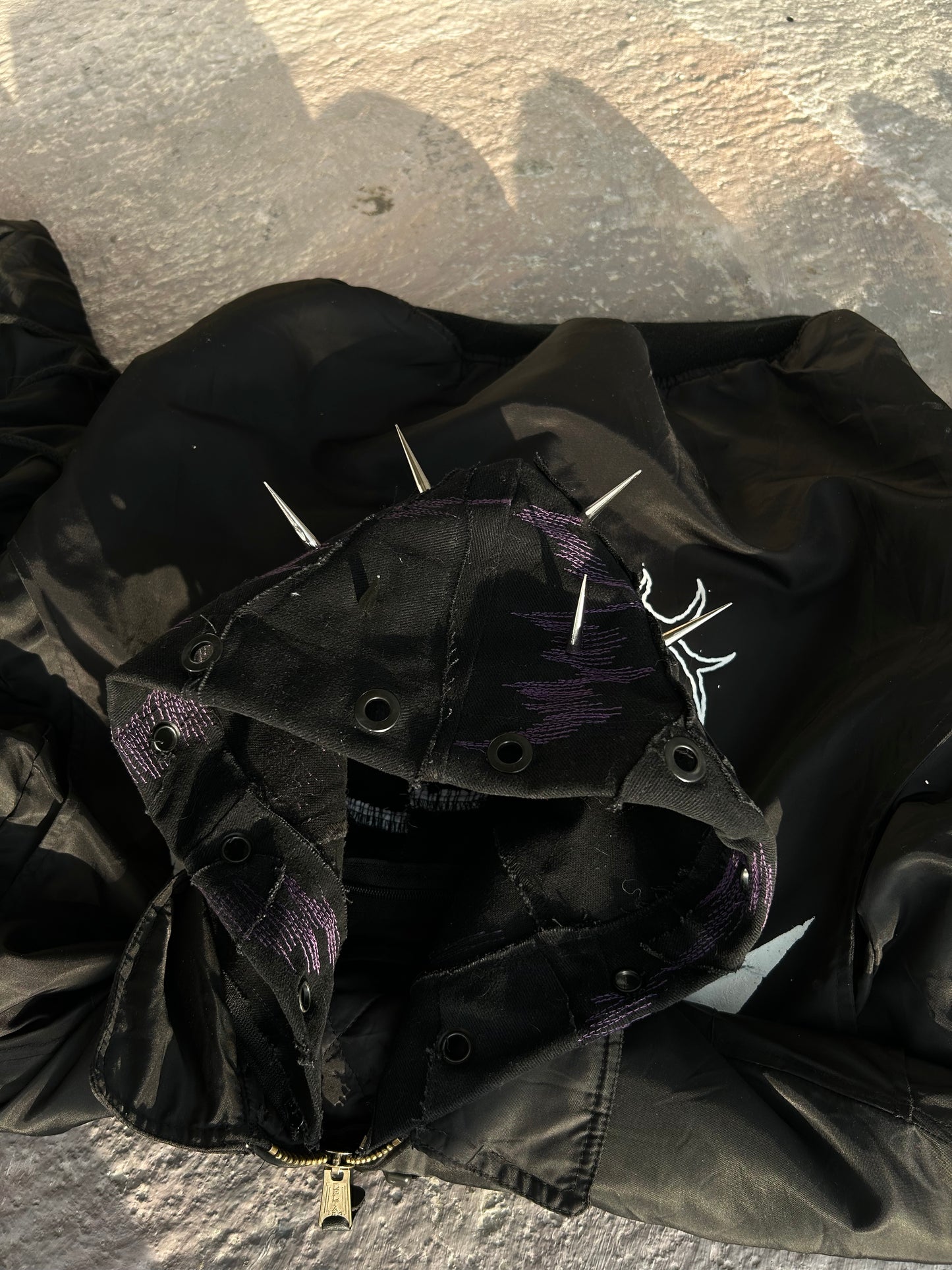 111DARK HOODED BOMBER