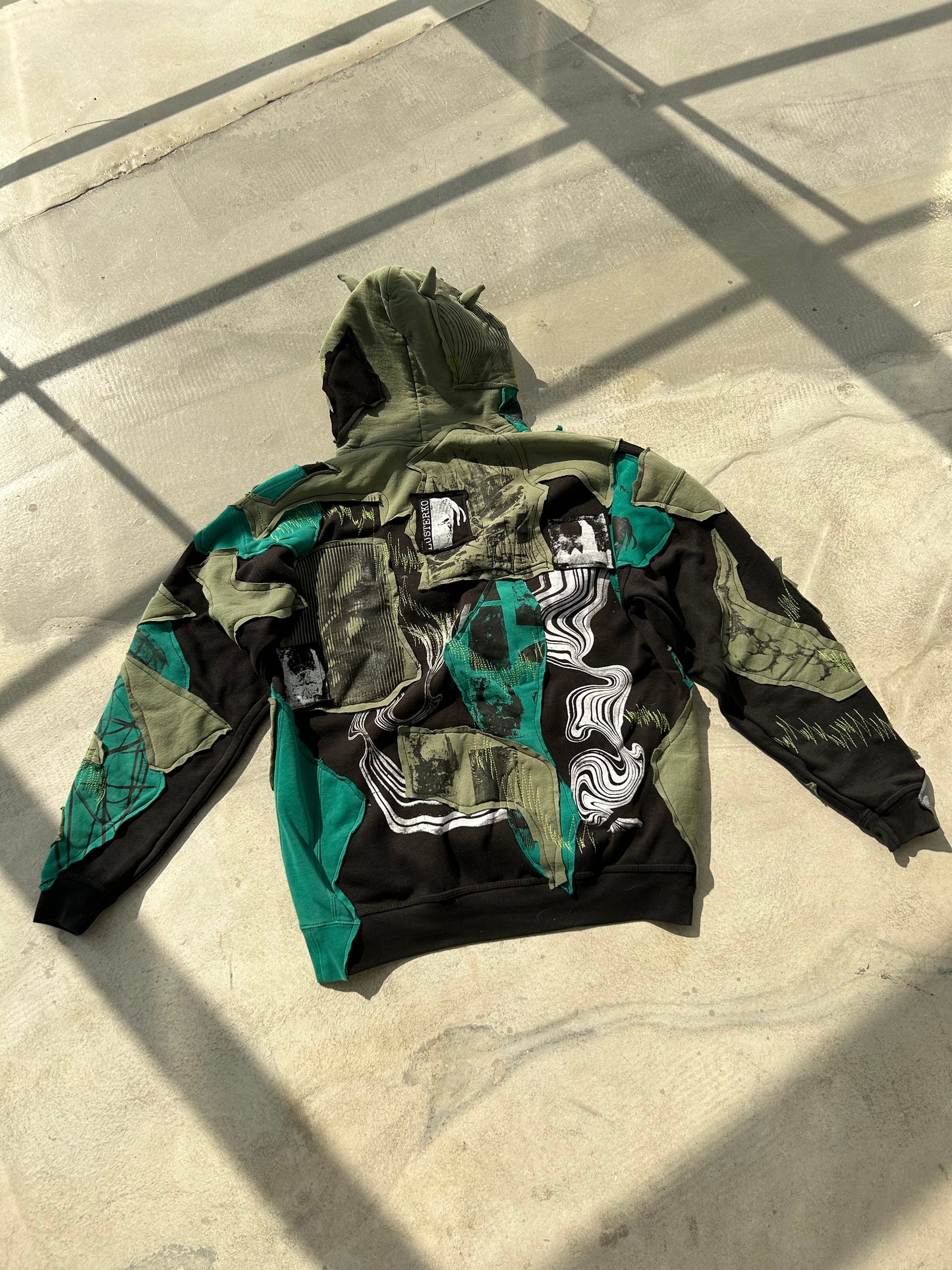 11GREEN HORN HOODIE