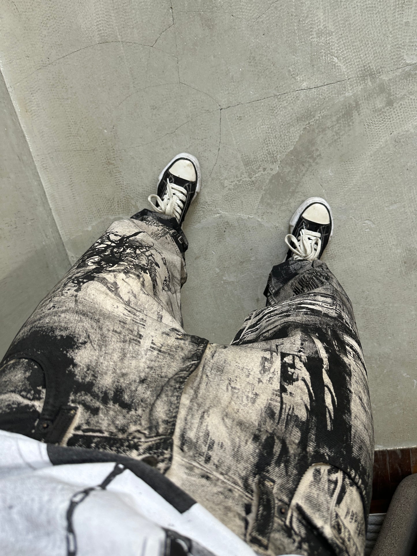 000/ STATIC DISTORTED DENIM