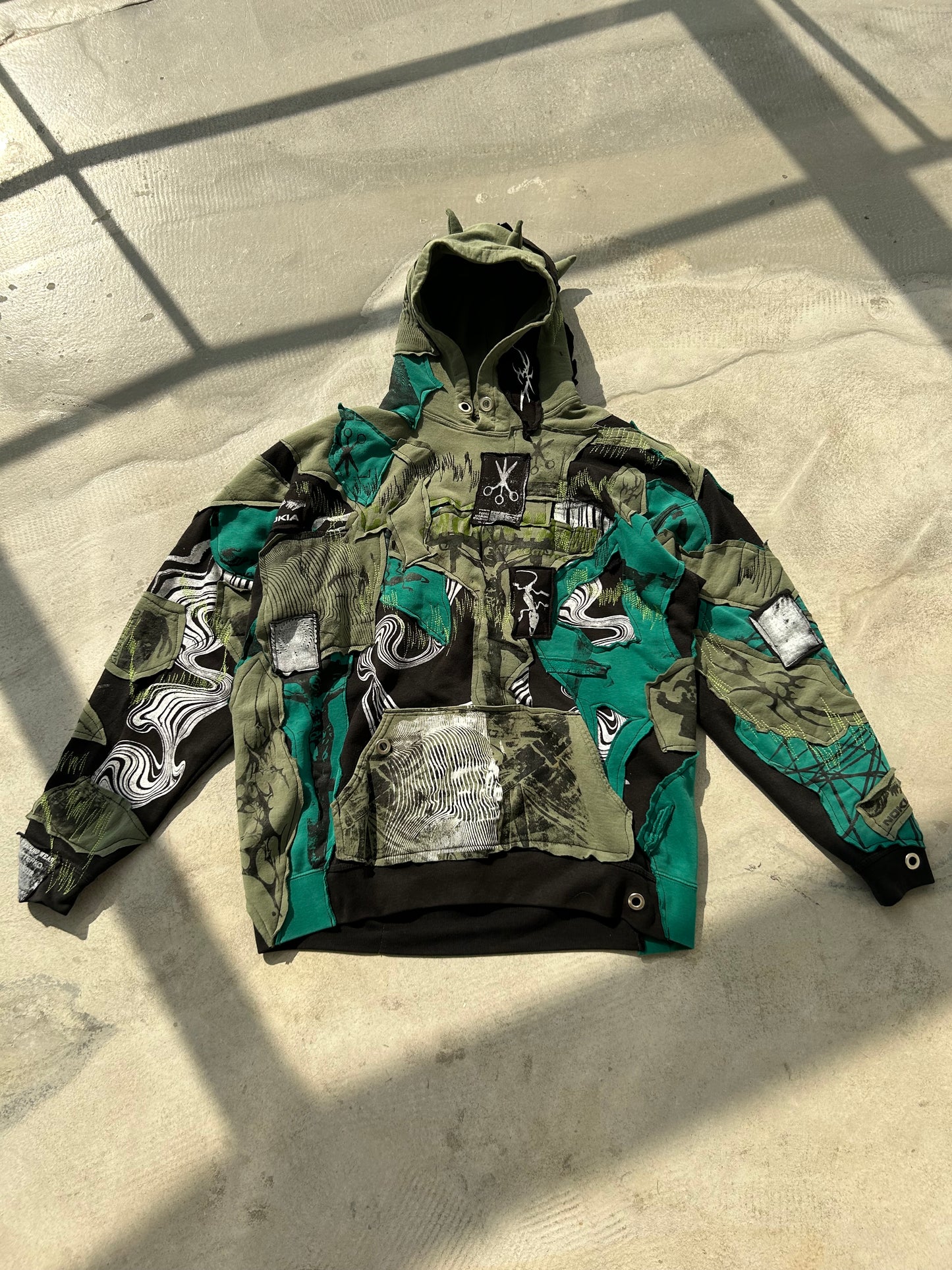 11GREEN HORN HOODIE