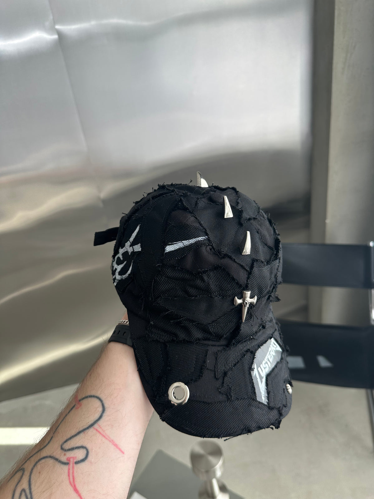 /SPIKE CAP