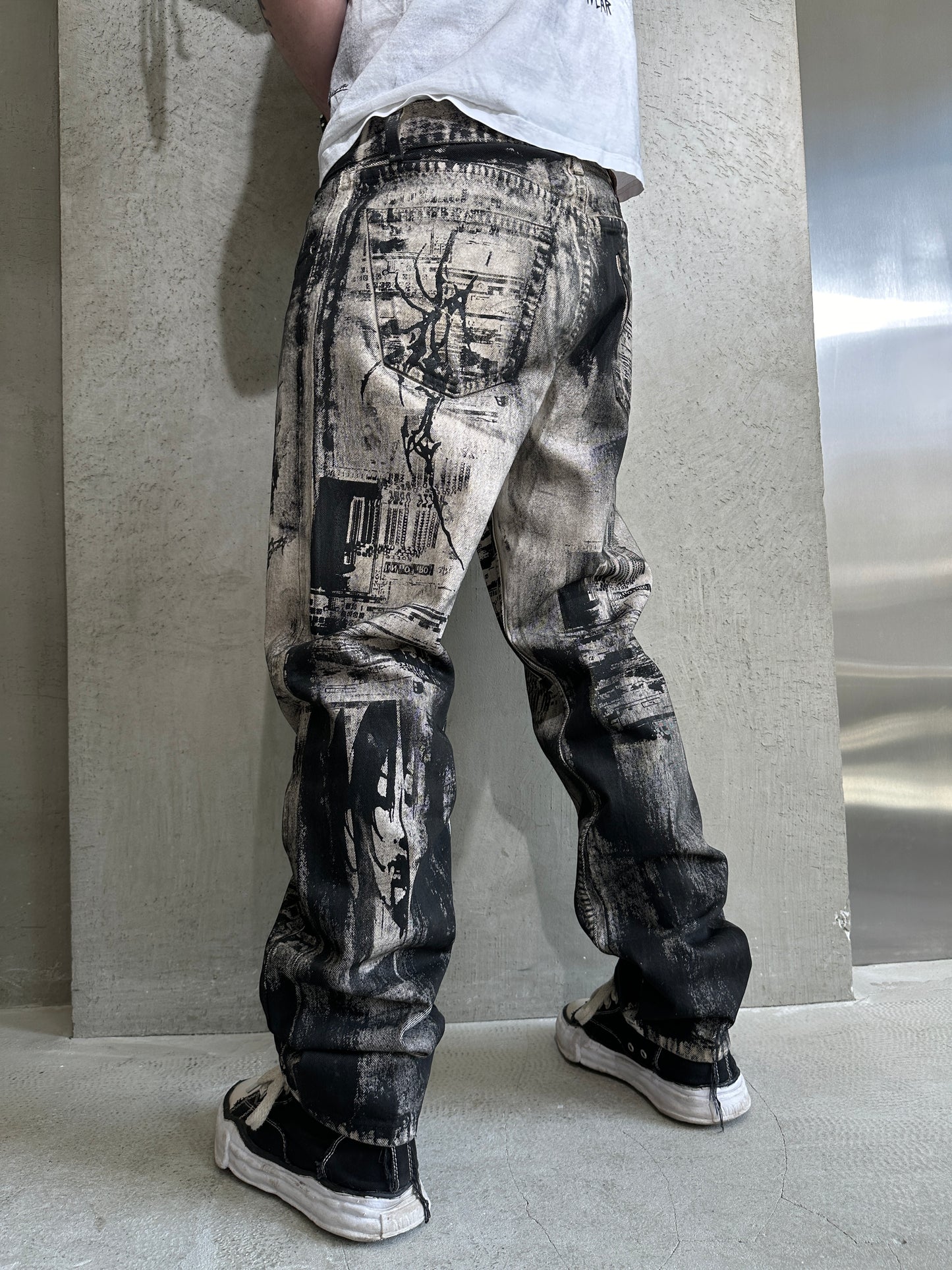 000/ STATIC DISTORTED DENIM