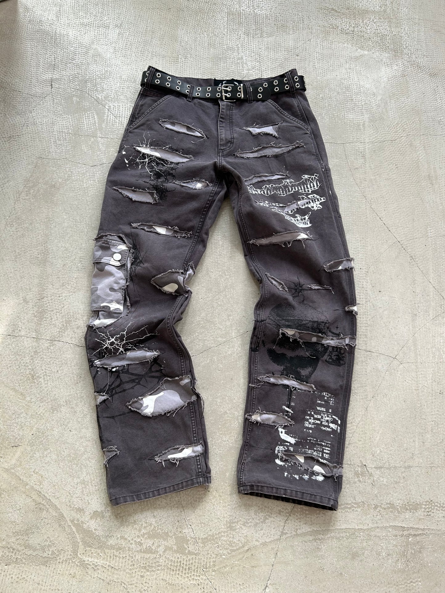 11HaRD ASH DISTRESSED PANTS