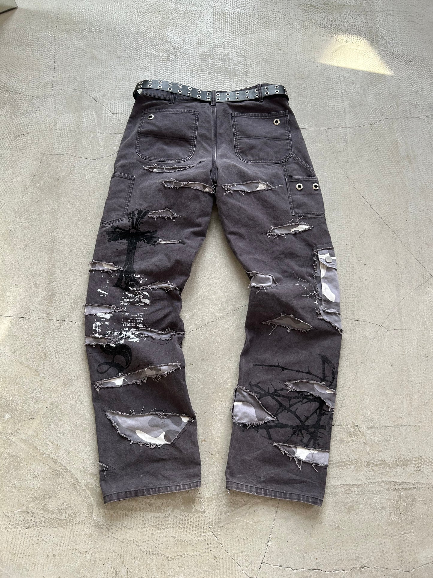 11HaRD ASH DISTRESSED PANTS