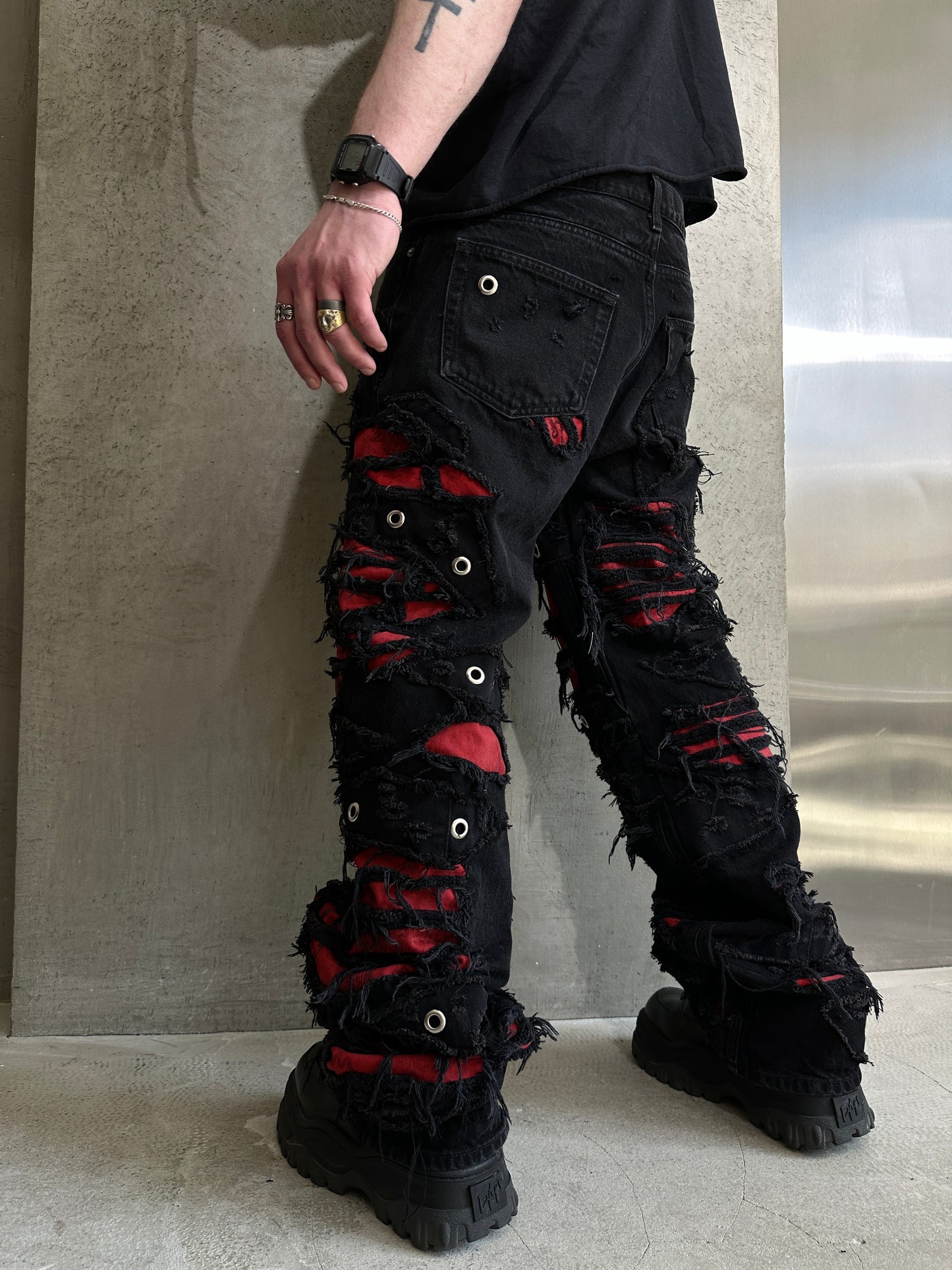 000/ CHAOS DISTRESSED PANTS