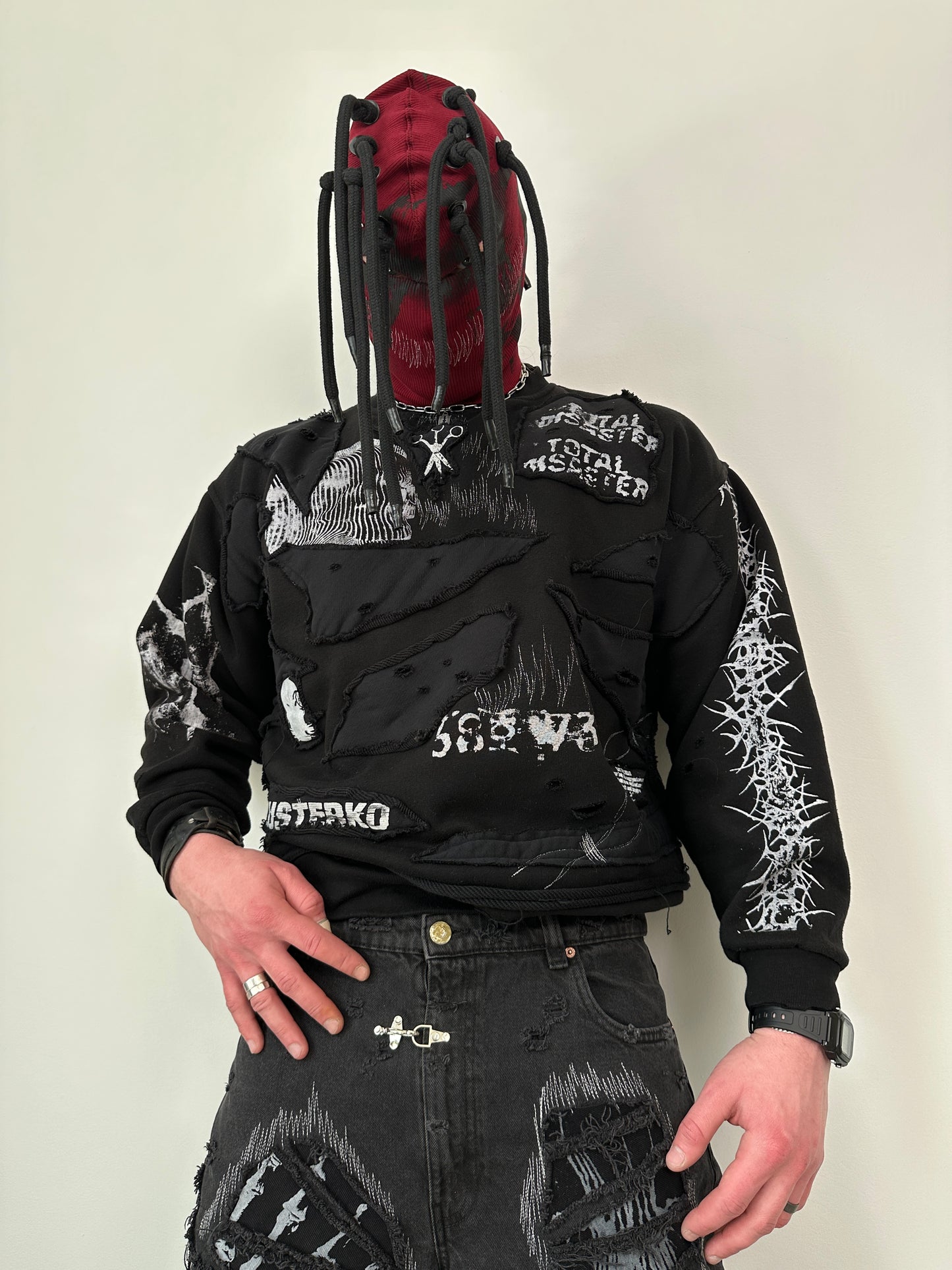 001/ FRAGMENTED CREWNECK