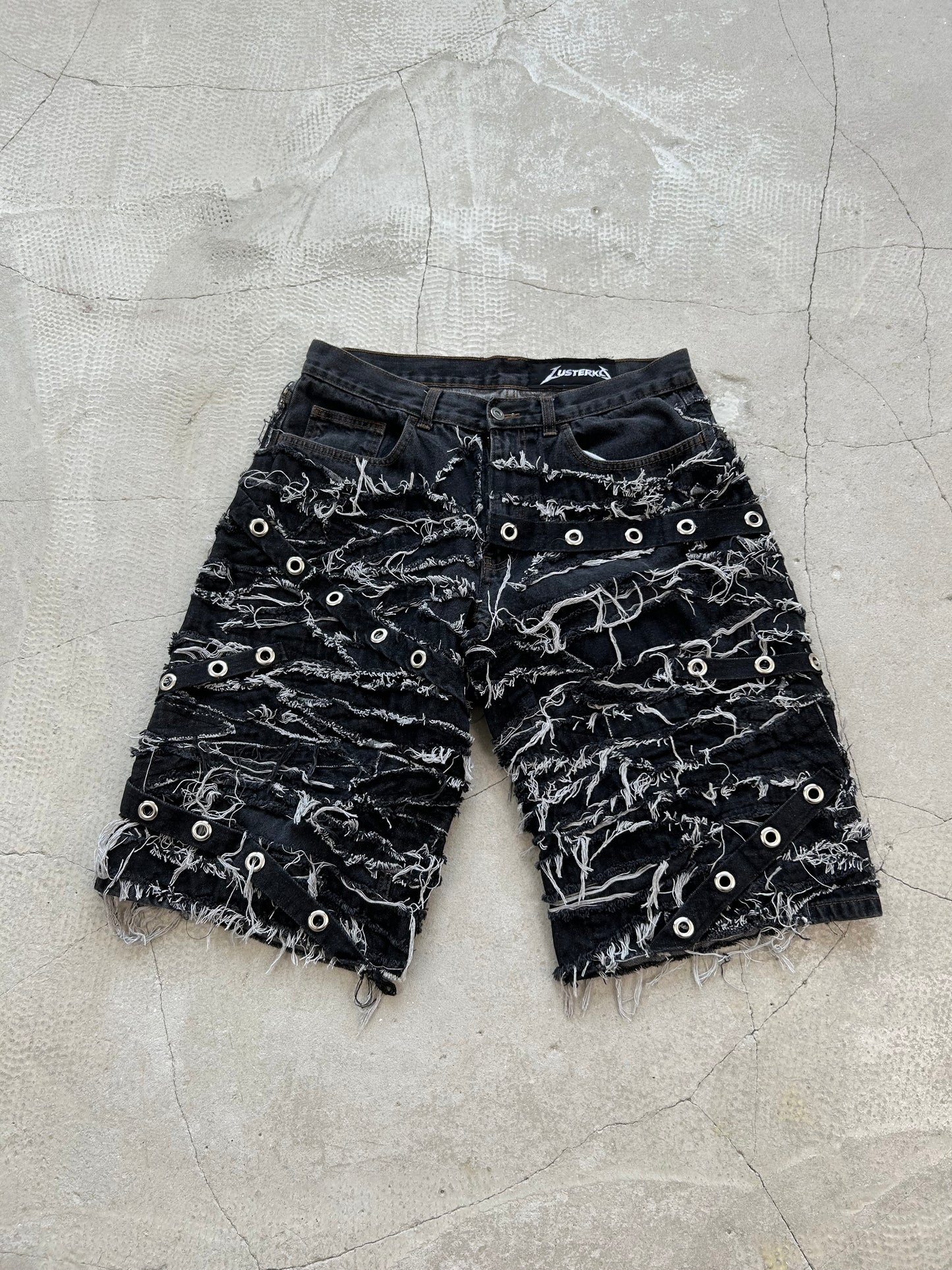 000/ ASH DISTORTED BONDAGE SHORTS