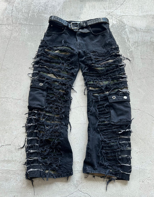 001/ WAR DISTRESSED CARGO PANTS