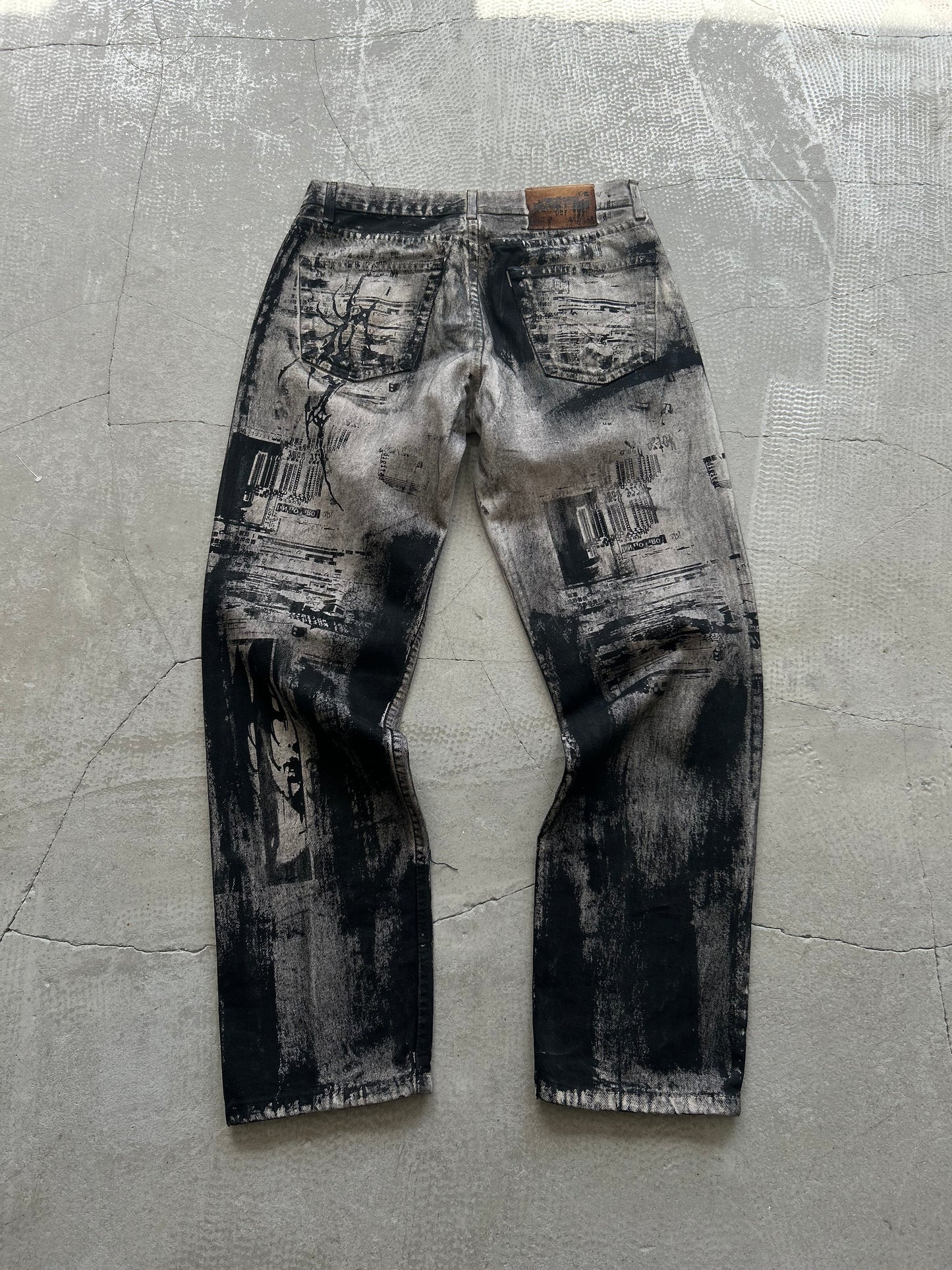 000/ STATIC DISTORTED DENIM