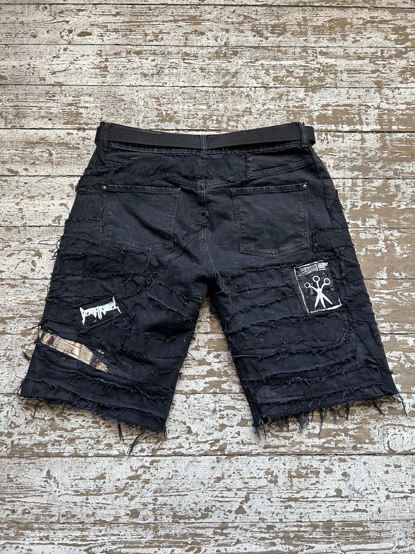 Cargo distressed baggy shorts