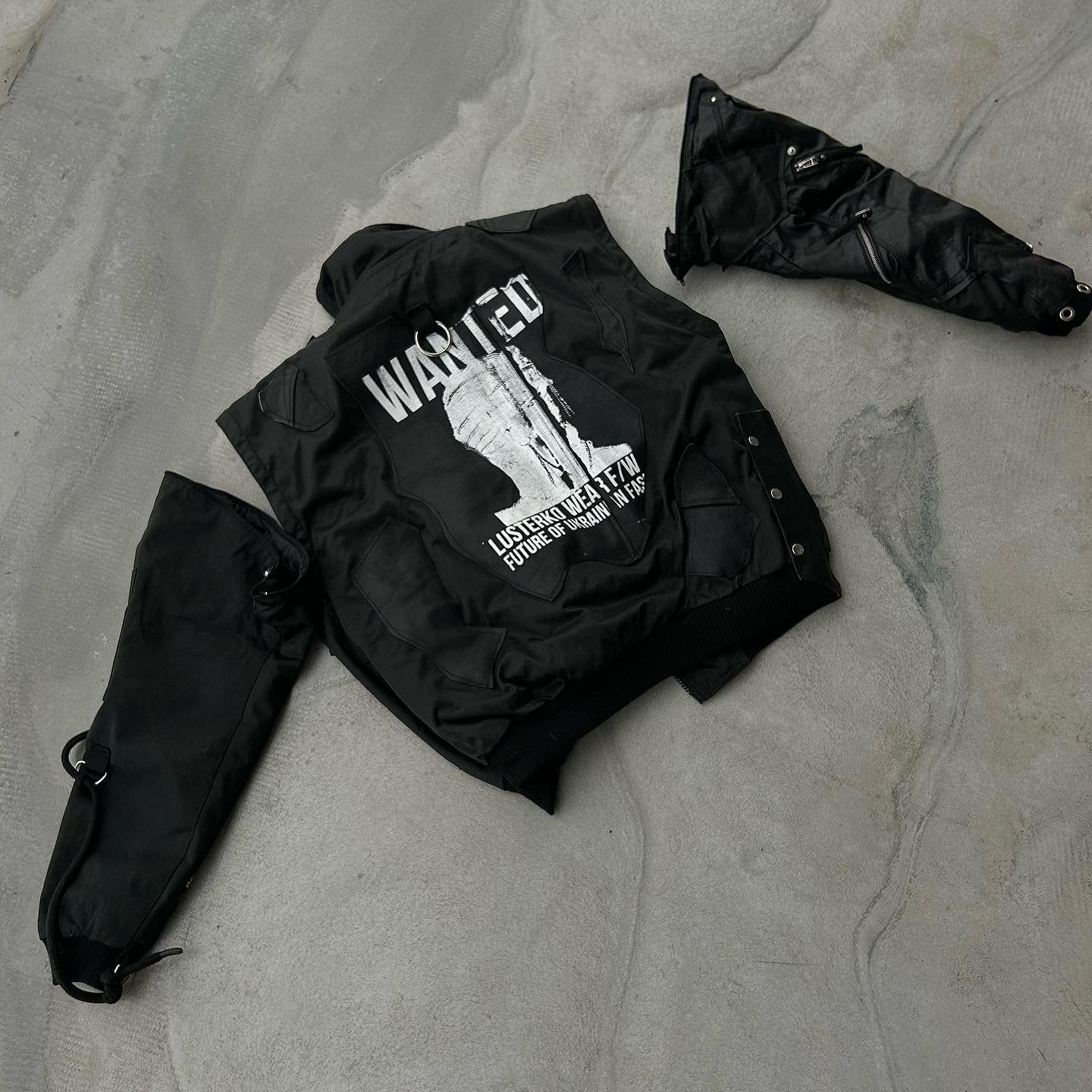 00TRANSFORMER UPCYCLE LEATHER BOMBER