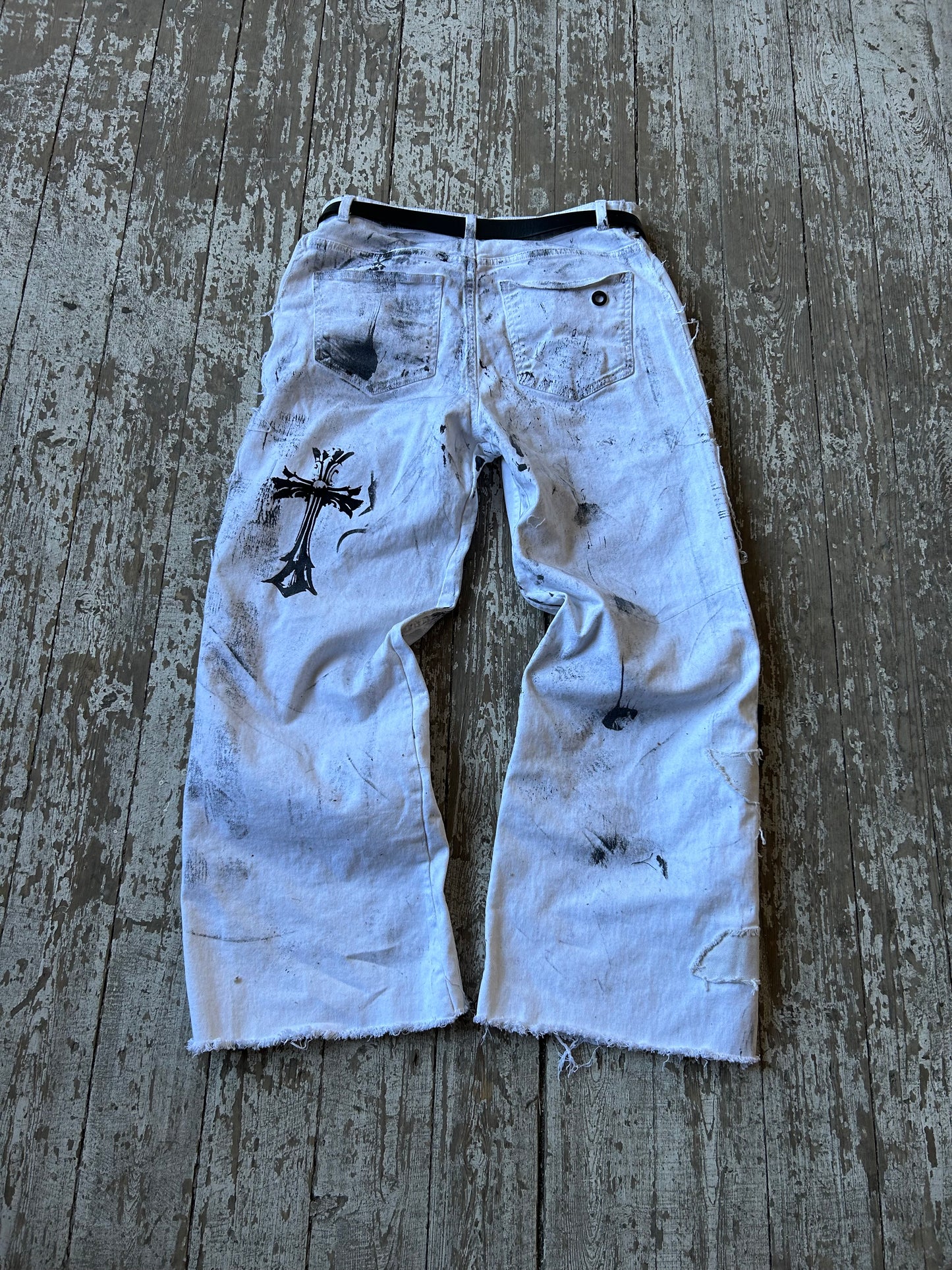 111WHITE PAINTED BAGGY PANTS