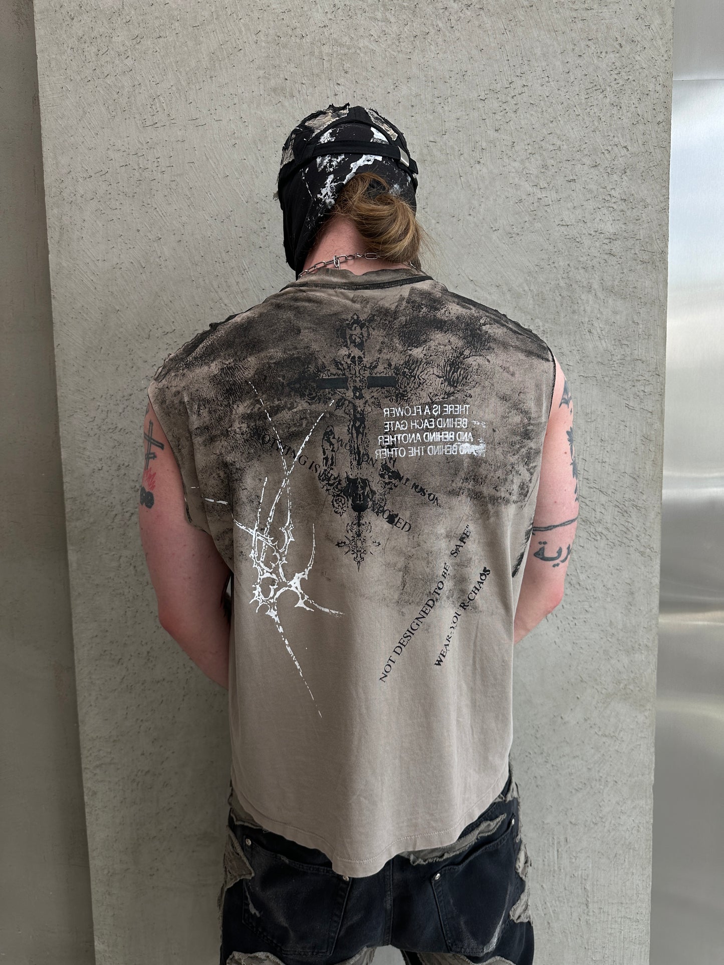 000/ ASH VEIL TANK
