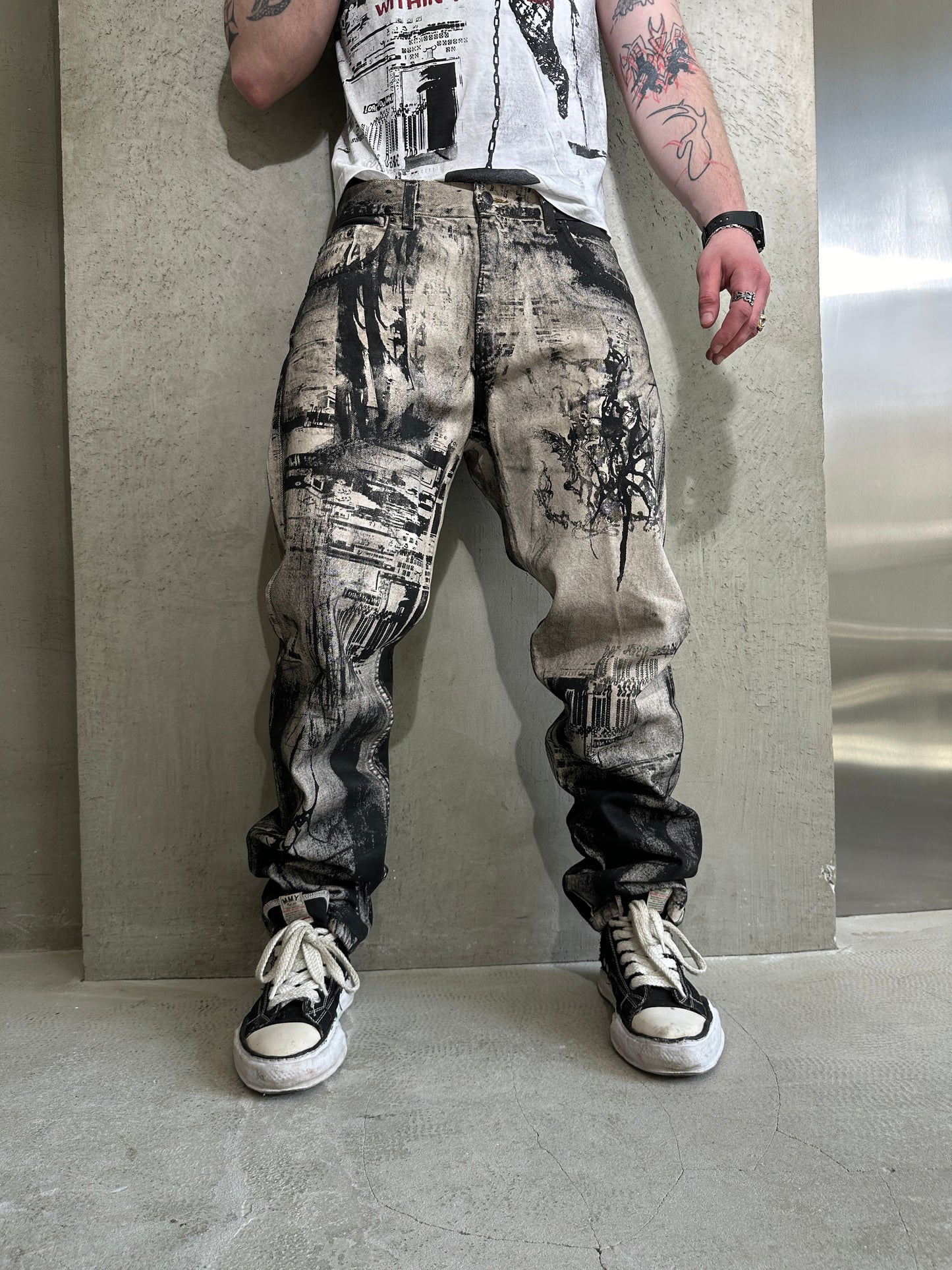 000/ STATIC DISTORTED DENIM