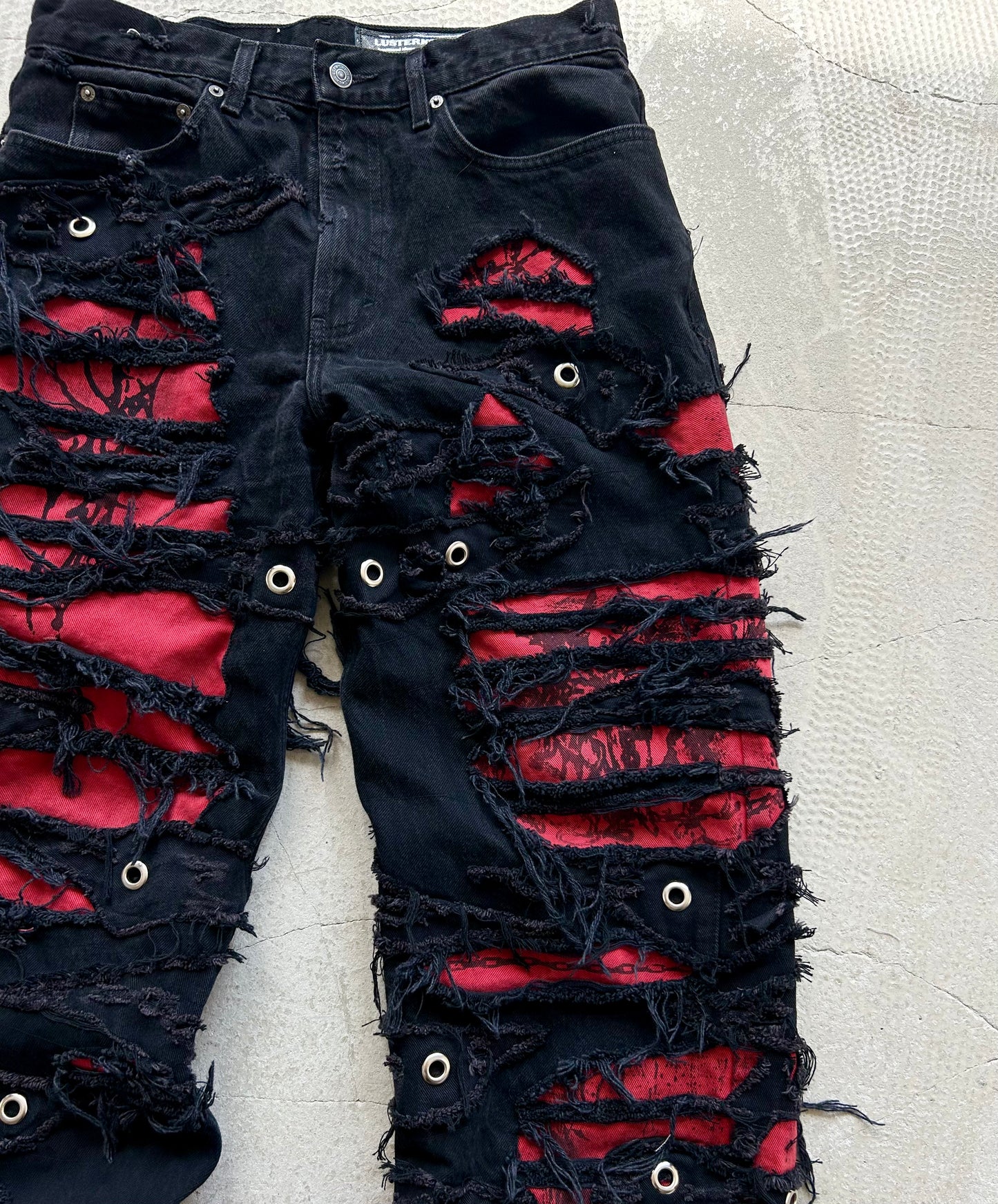 000/ CHAOS DISTRESSED PANTS