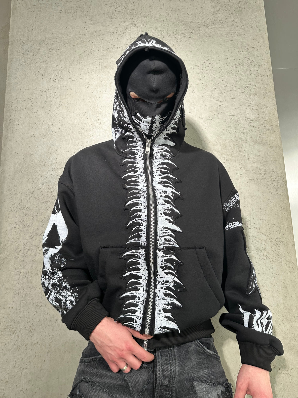 /MARROW DARK ZIP HOODIE