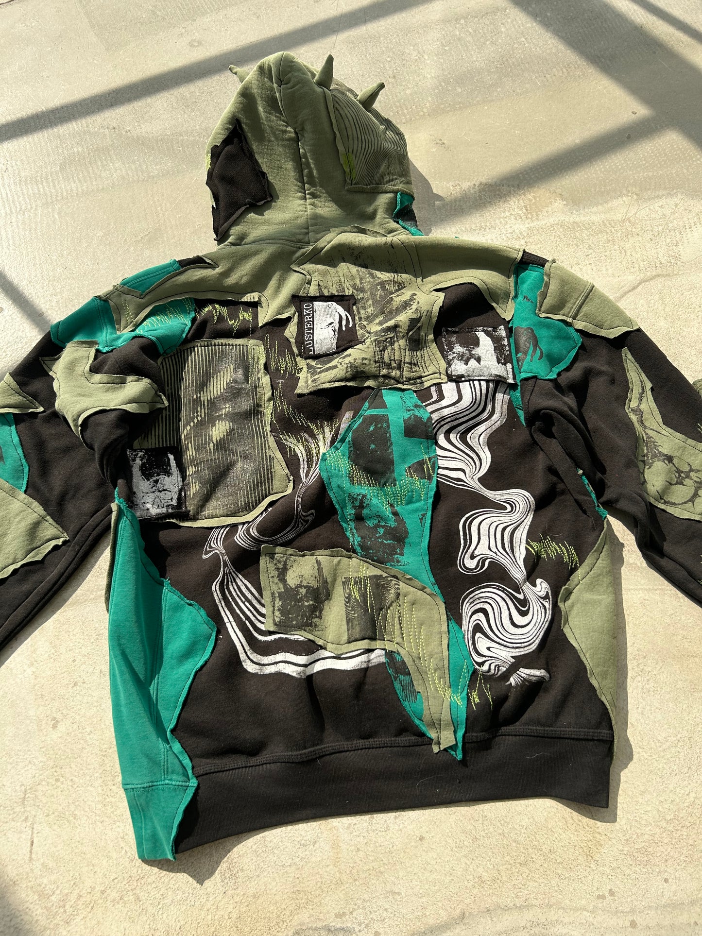 11GREEN HORN HOODIE