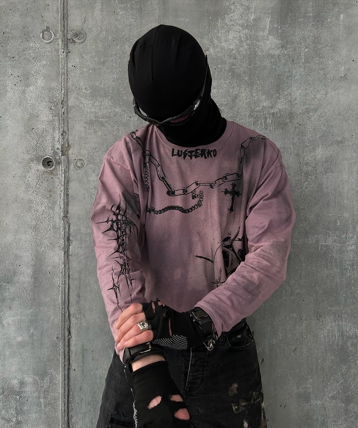 DIRTY LONGSLEEVE