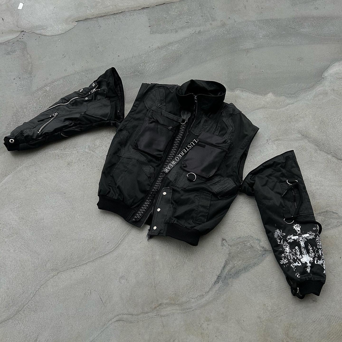 00TRANSFORMER UPCYCLE LEATHER BOMBER